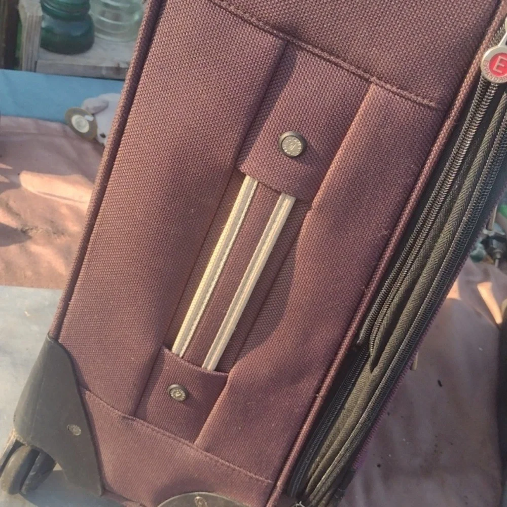 Purple Expandable Suitcase with Wheels& Telescopic Handle